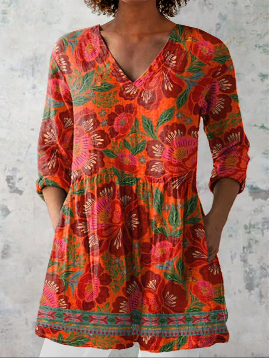 Kaia | Loose-fitting blouse with a striking design