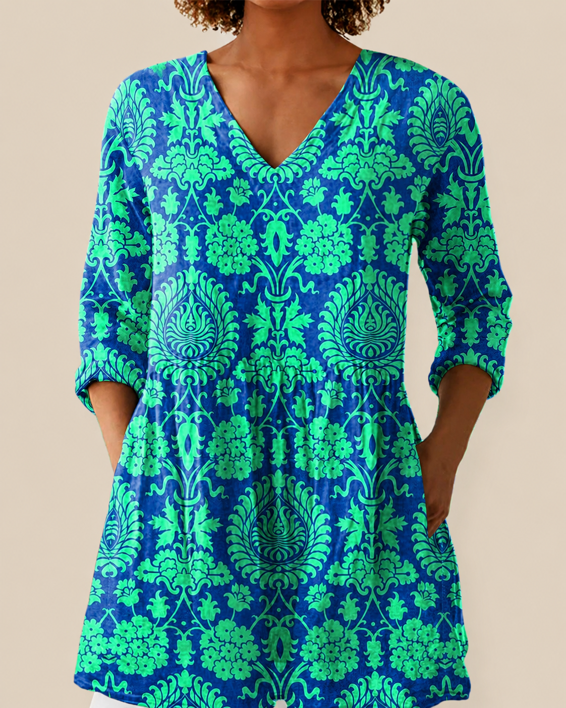 Romy | Loose blouse with eye-catching design