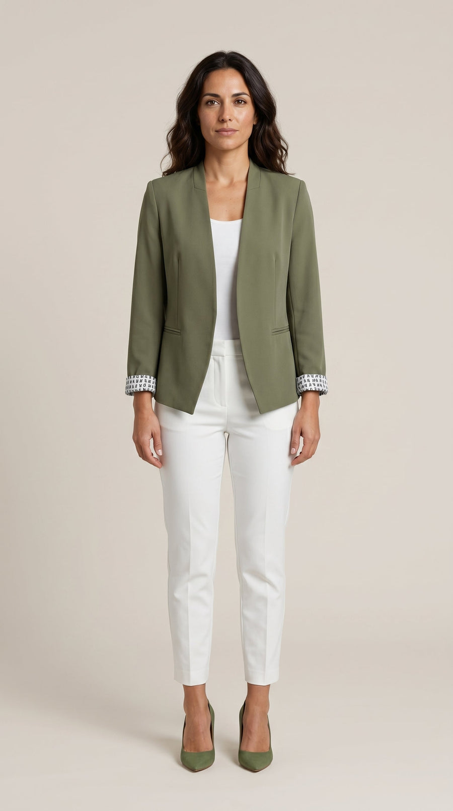 Straight-cut blazer with shoulder pads