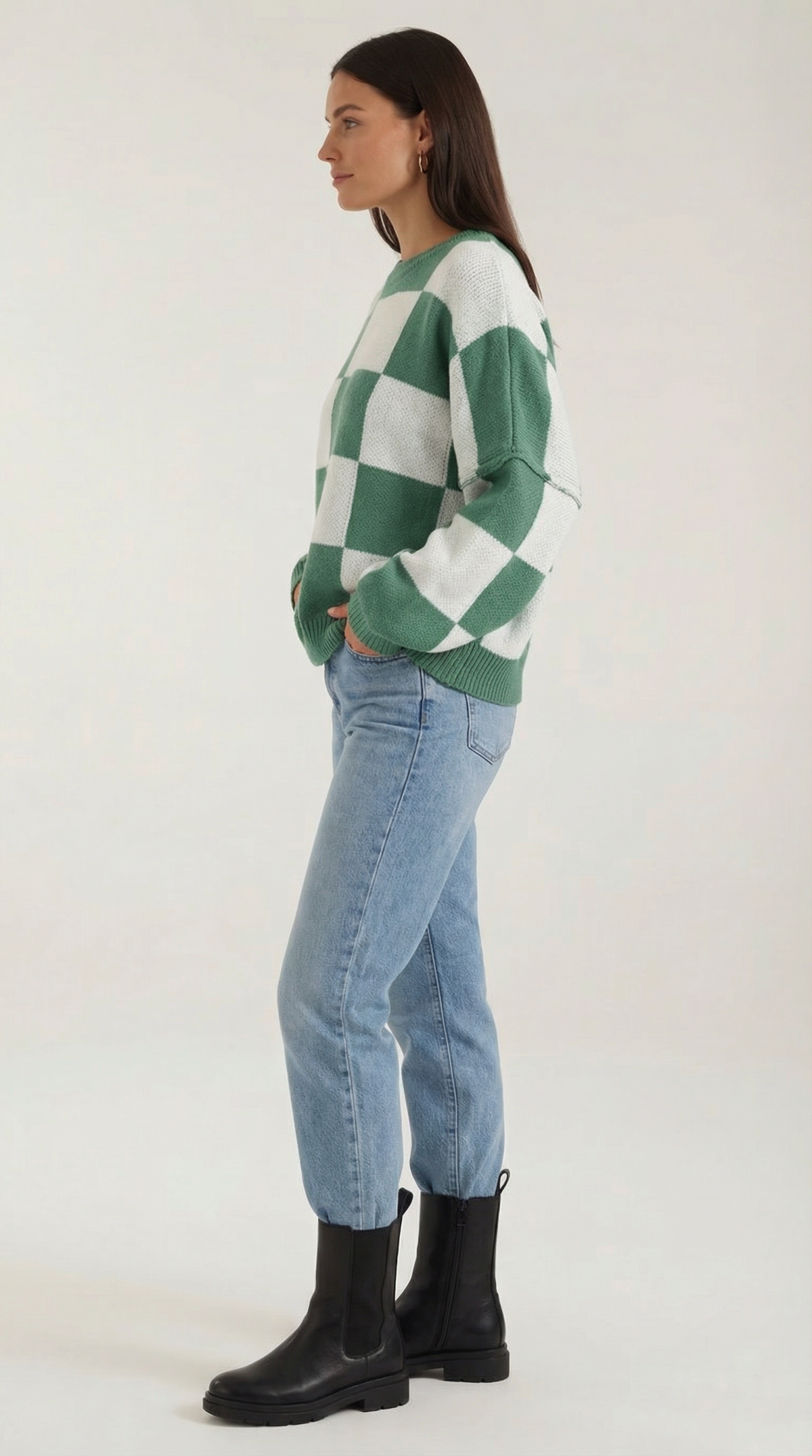 Knitted sweater with a plaid design