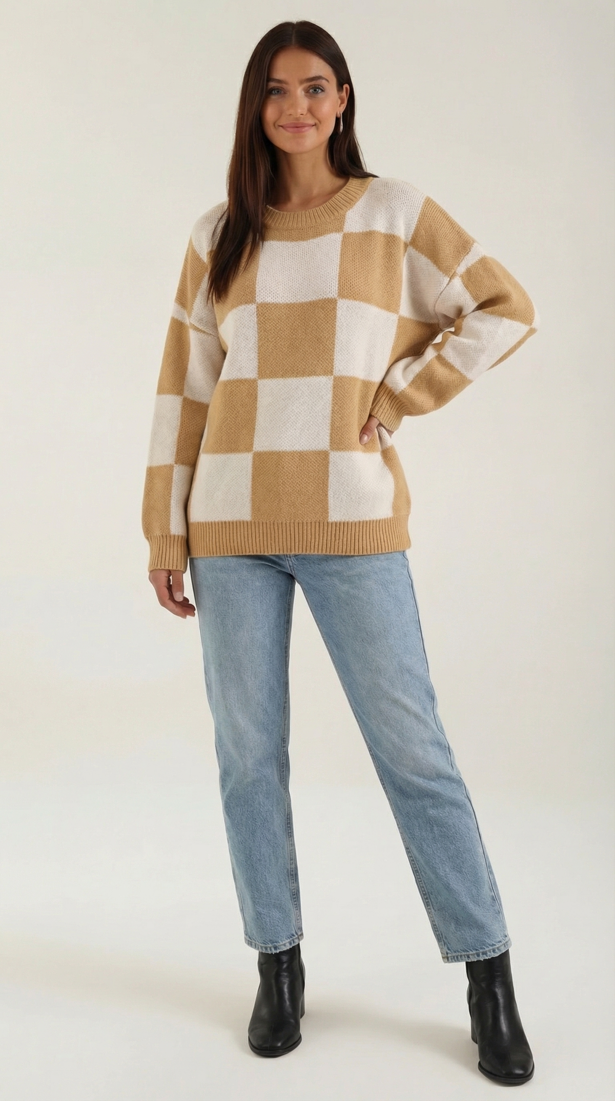 Knitted sweater with a plaid design