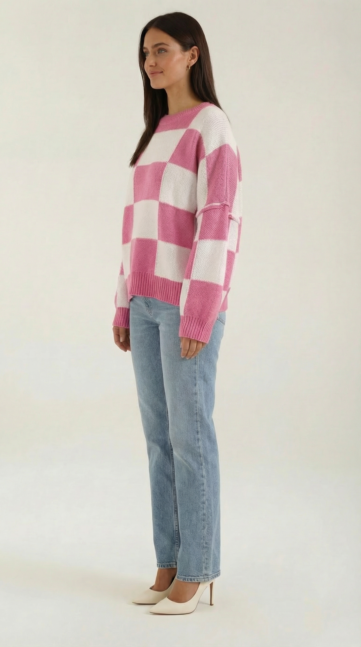 Knitted sweater with a plaid design
